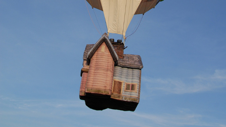 Flying Freehold - Balloon House