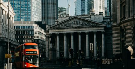 London financial district representing rising UK borrowing costs and gilt yields